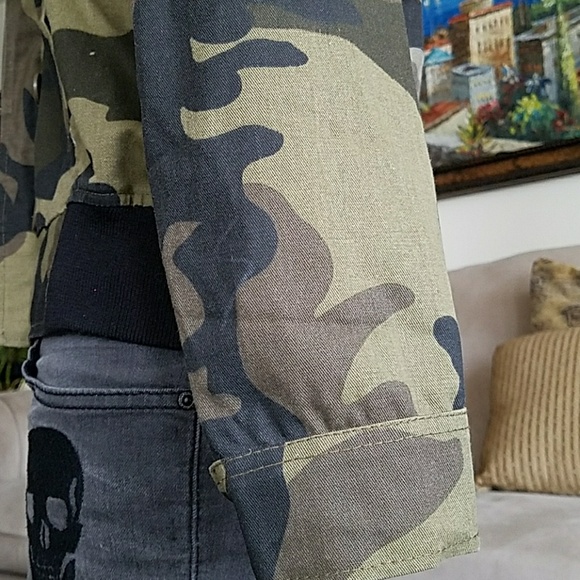 NWOT WOMEN'S HOODED CAMO PRINT JACKET - Picture 5 of 8